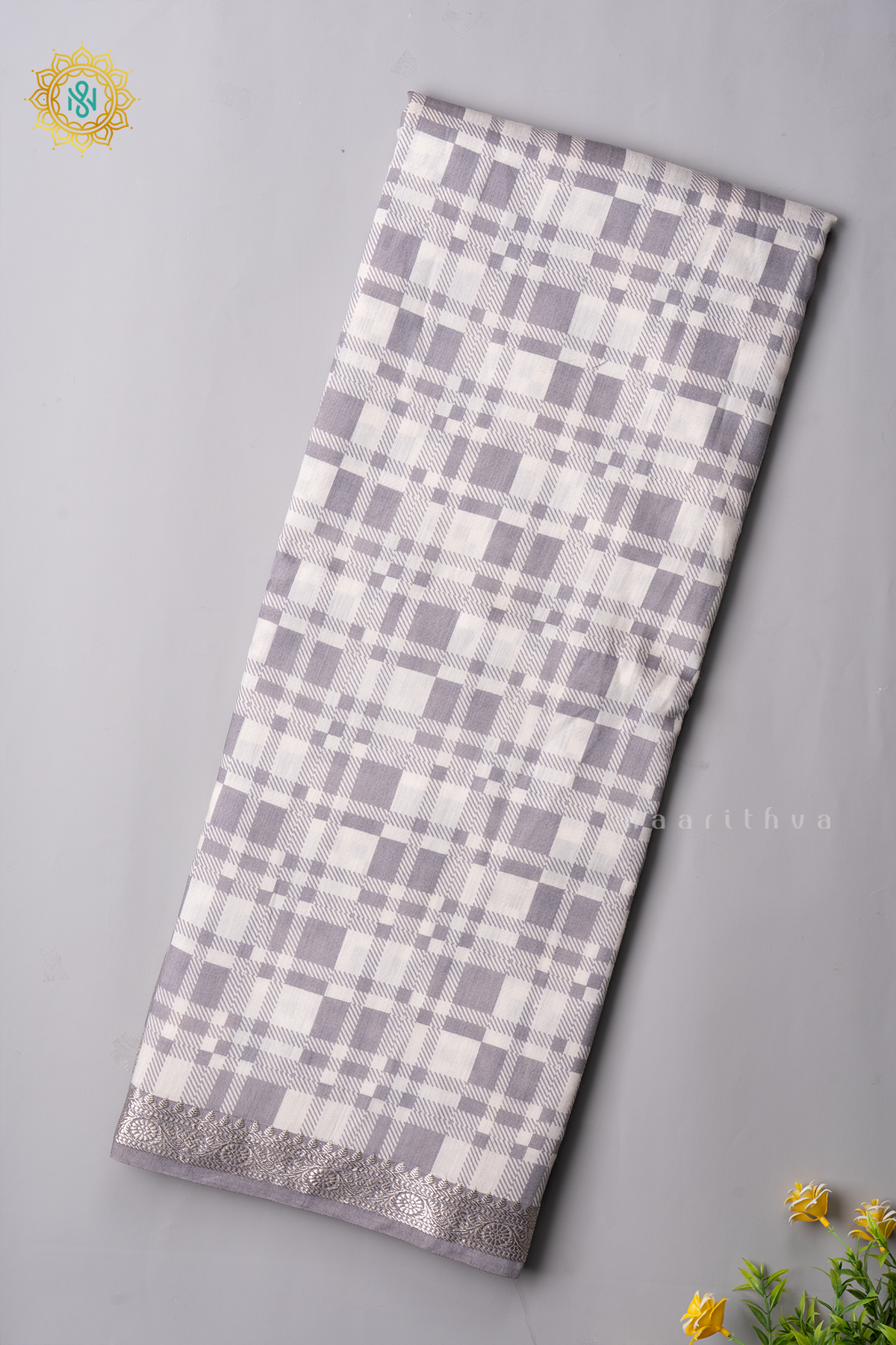 GREY WITH WHITE - BUTTER CREPE