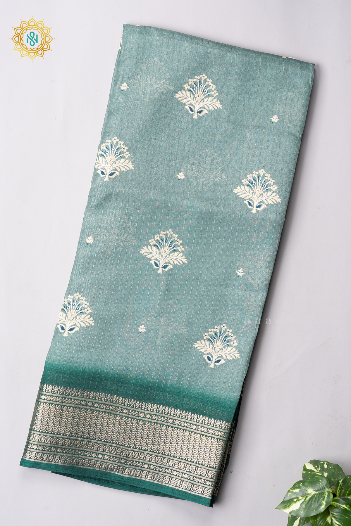 PISTA GREEN WITH GREEN - DOLA SILK