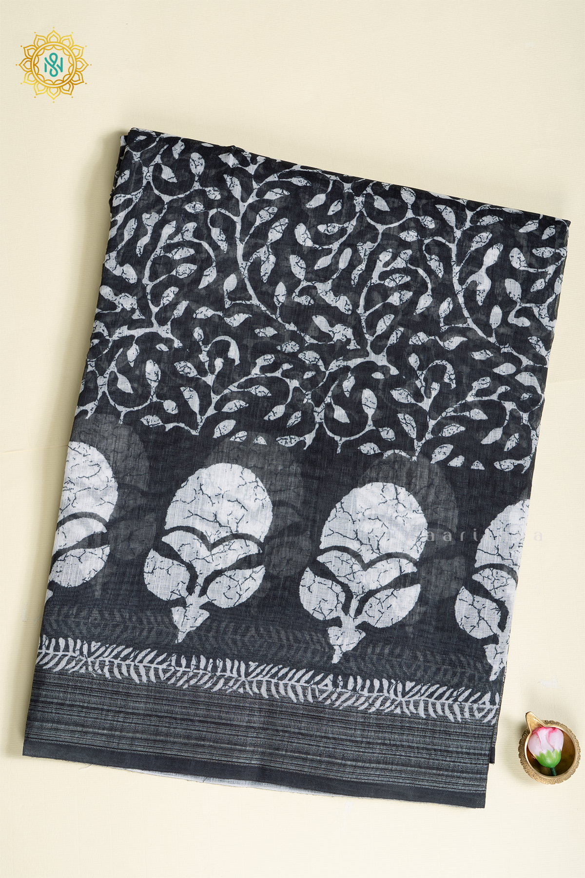 BLACK WITH WHITE - LINEN BY COTTON