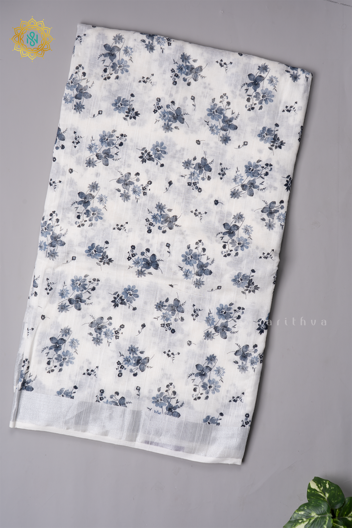 WHITE WITH BLUE - LINEN BY COTTON
