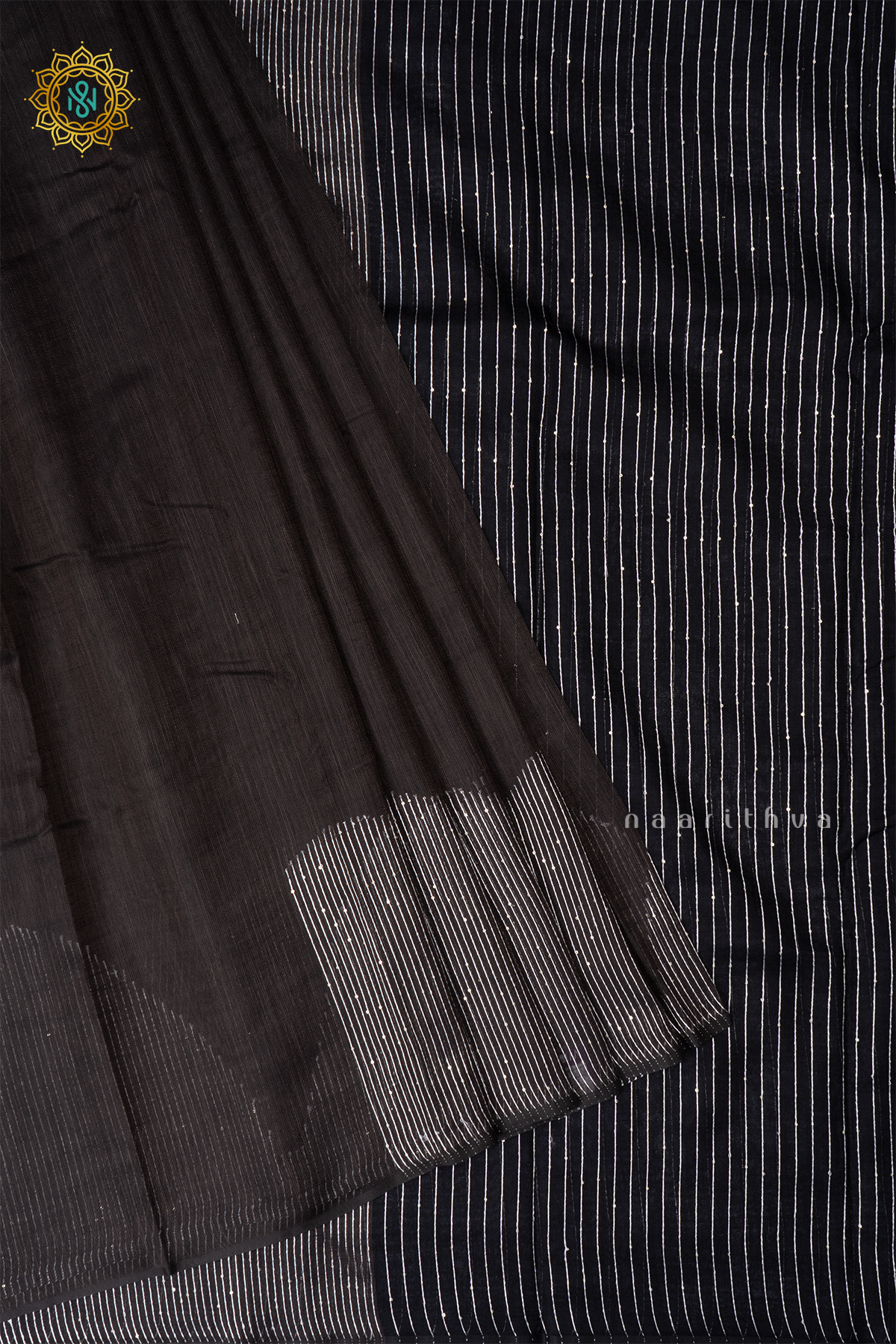 Black Linen By Cotton Saree With Contrast Pallu & Blouse