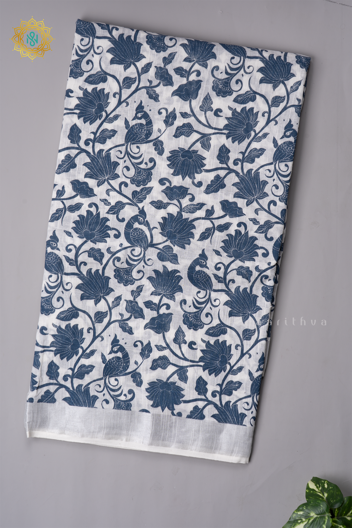 WHITE WITH BLUE - LINEN BY COTTON