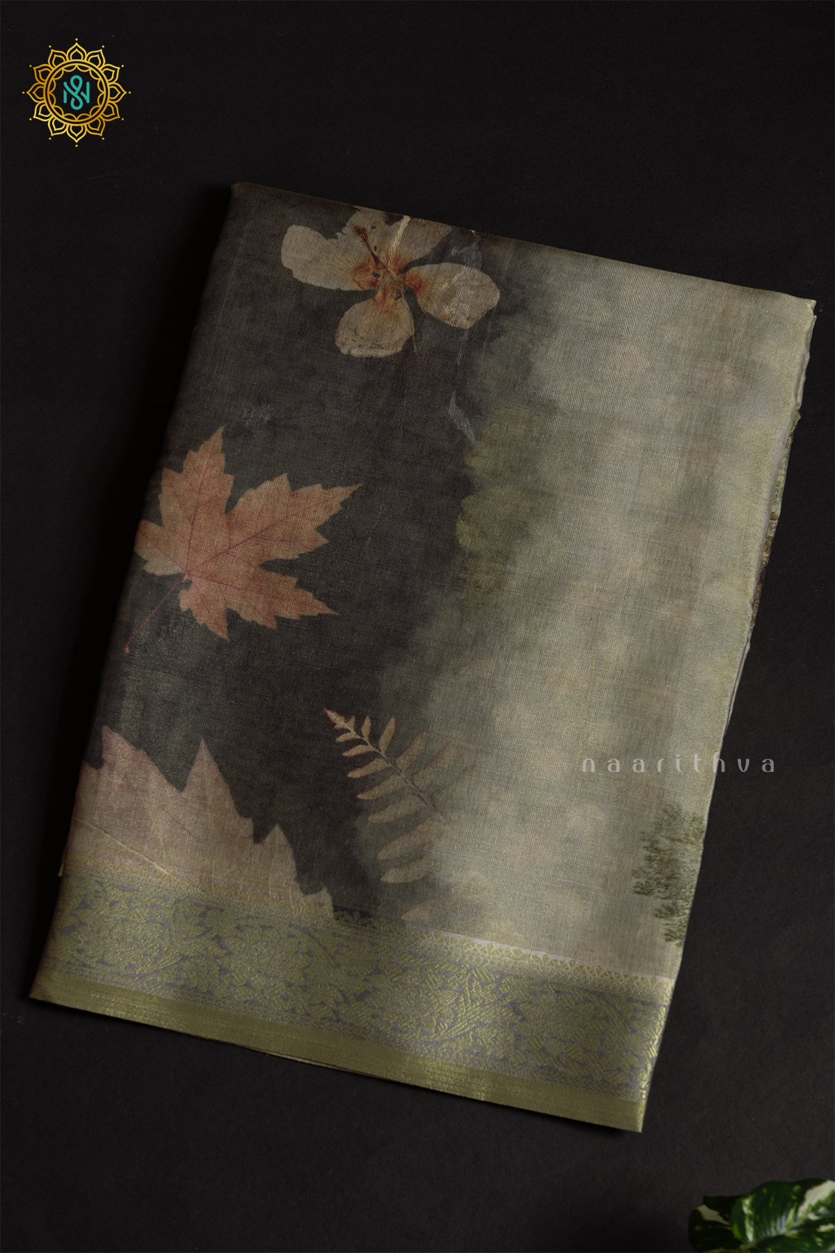 BOTTLE GREEN WITH SAGE GREEN - LINEN TISSUE