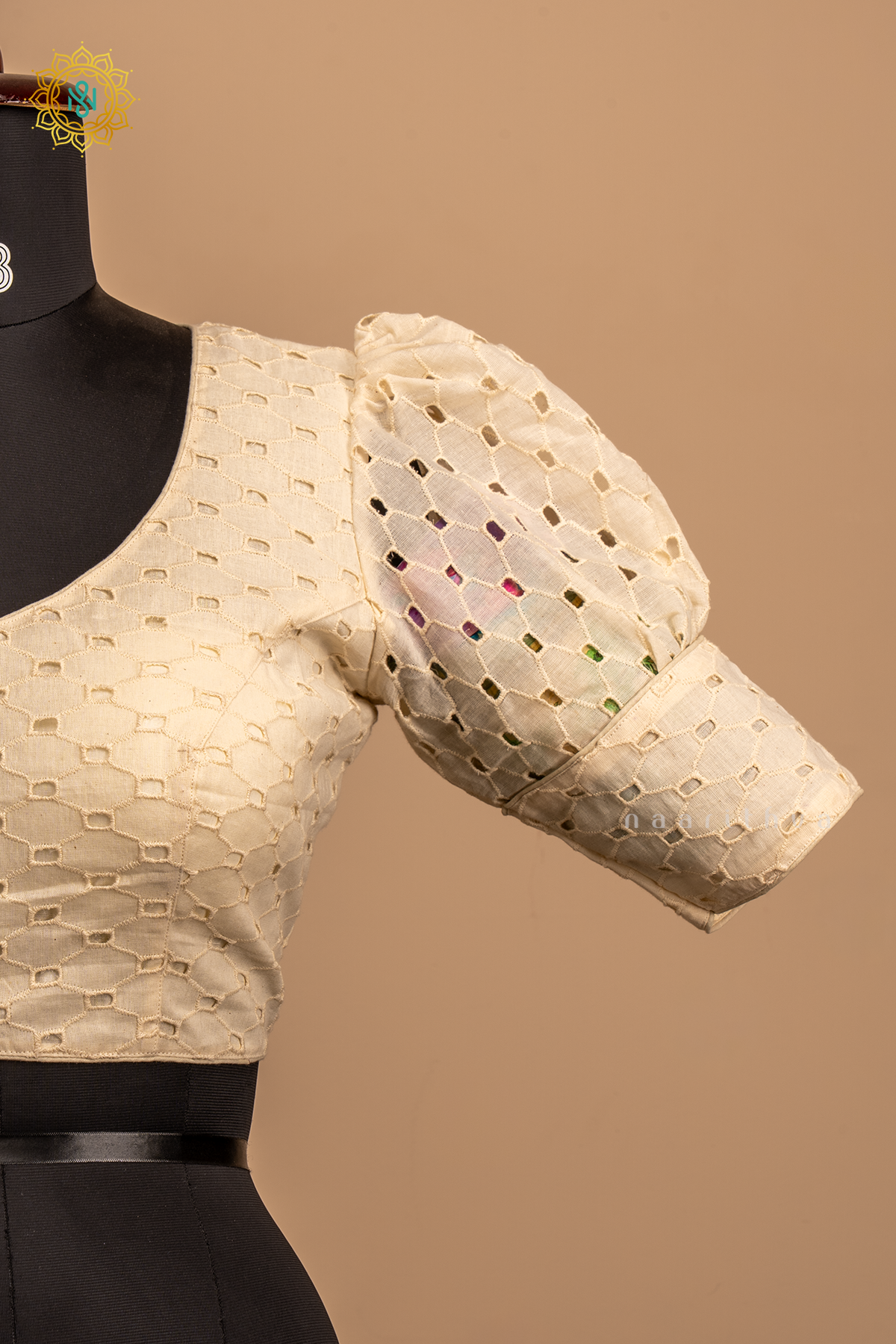 Off white - Cotton readymade blouse with hakoba work and puff sleeves