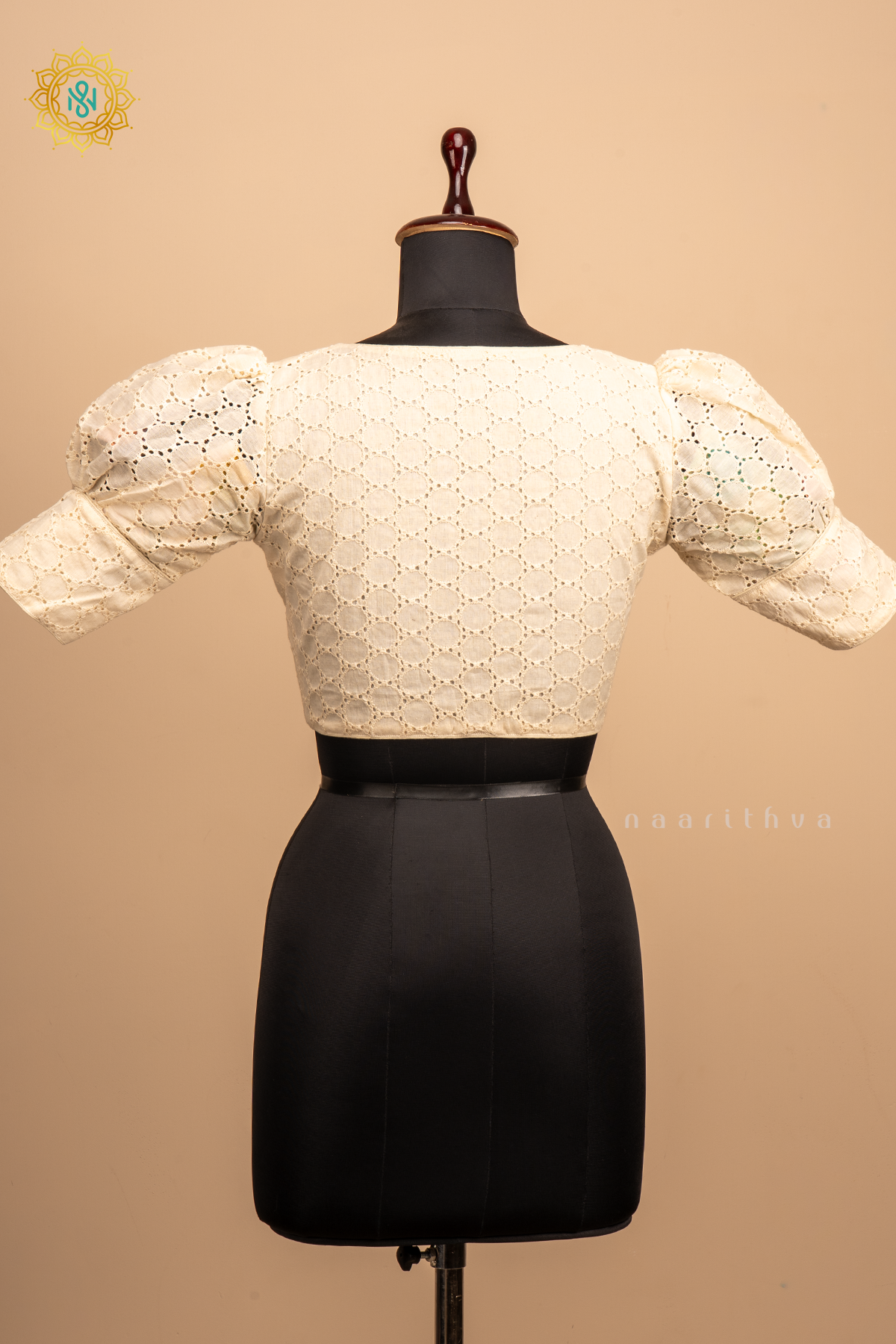 Off white - Cotton readymade blouse with hakoba work and puff sleeves