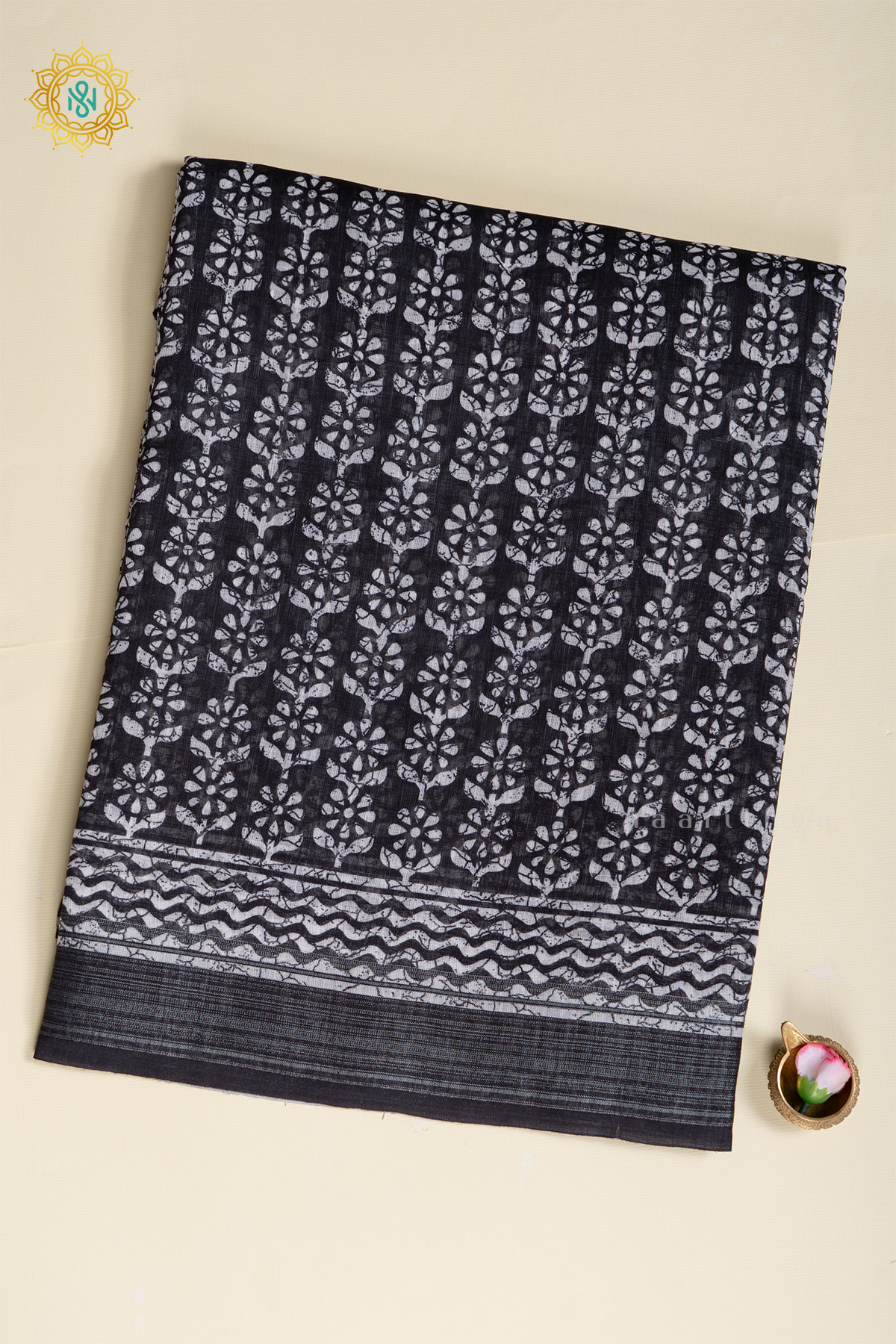 BLACK WITH WHITE - LINEN BY COTTON