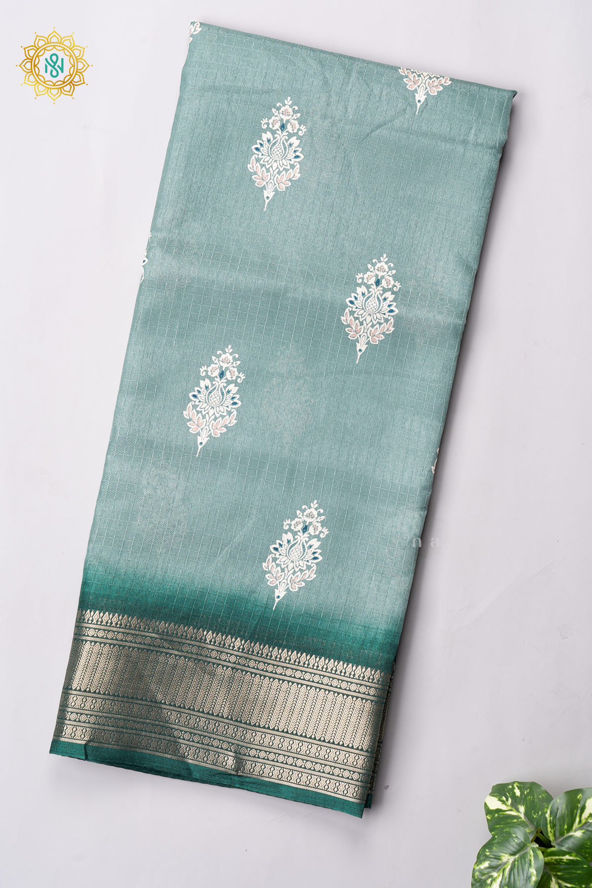 PISTA GREEN WITH GREEN - DOLA SILK
