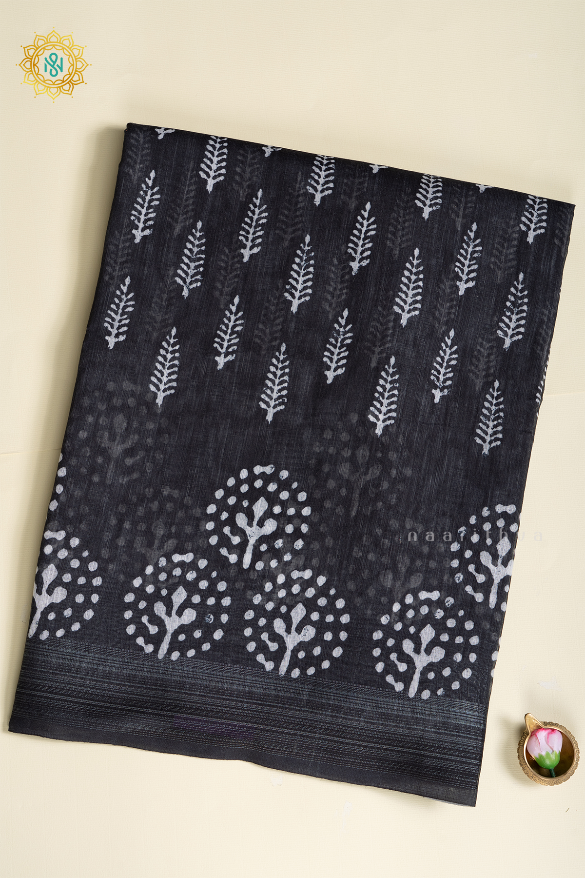 BLACK WITH WHITE - LINEN BY COTTON