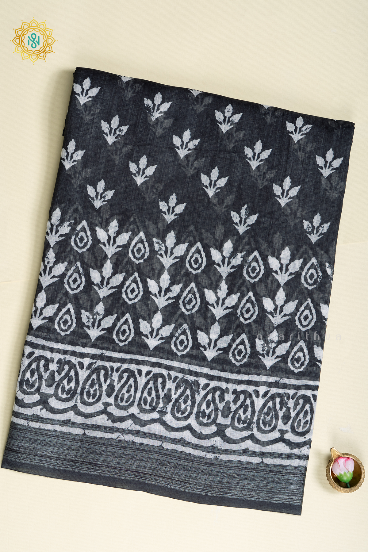 BLACK WITH WHITE - LINEN BY COTTON