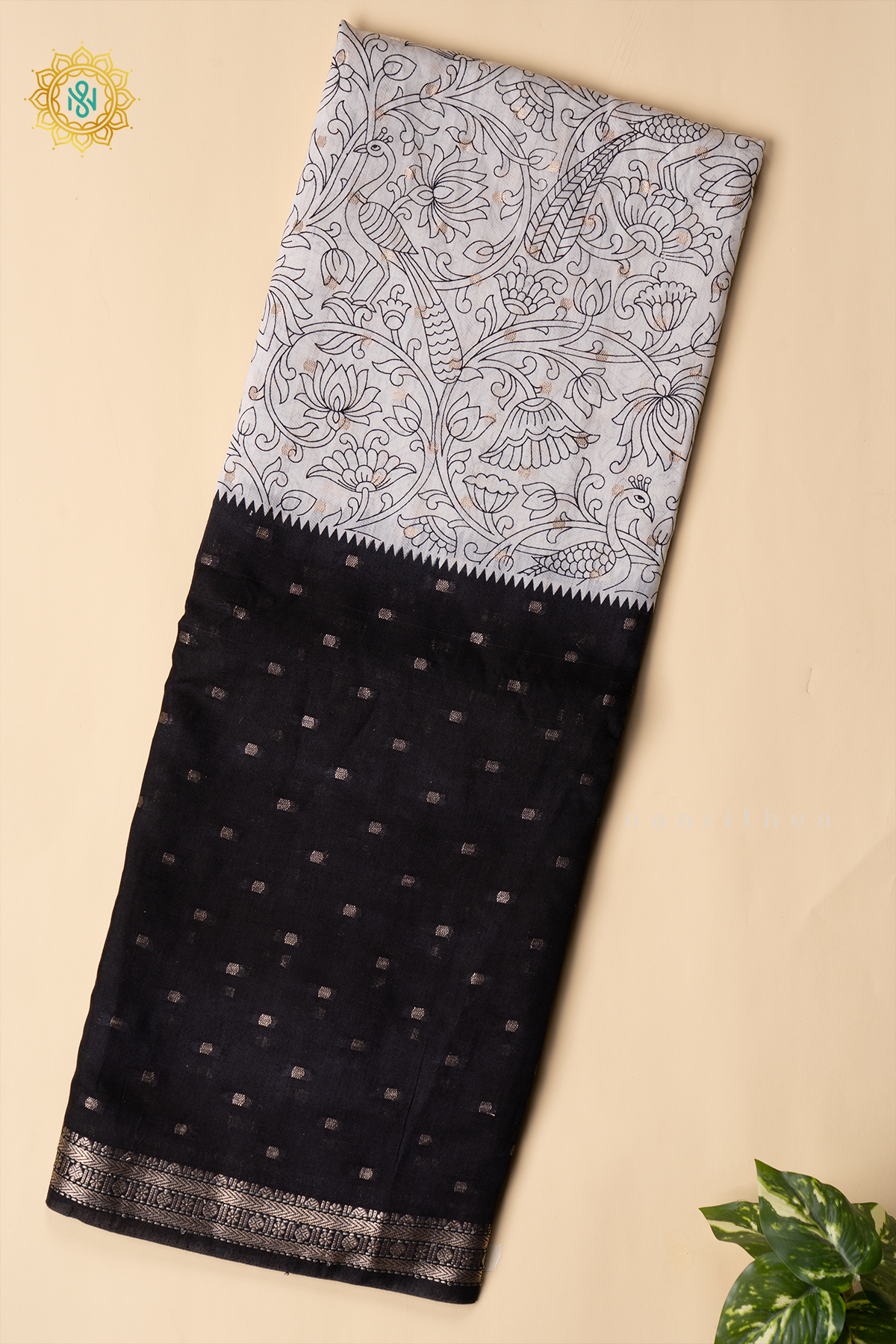 BLACK WITH WHITE - BUTTER CREPE