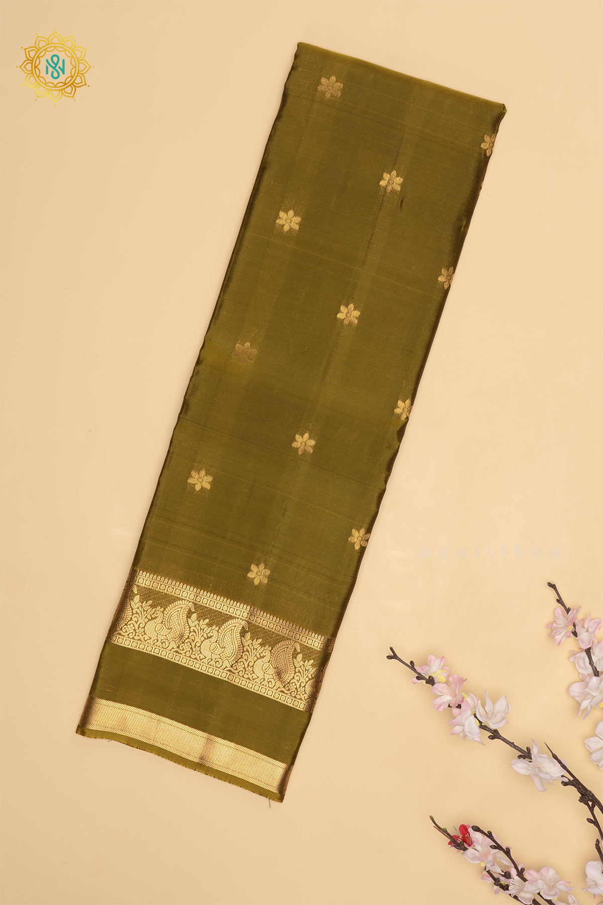 Olive Green with Magenta  Pure Mix Kanjivaram Silk Saree with Zari Woven Buttas and Zari Woven Gap Border With Contrast Pallu & Blouse