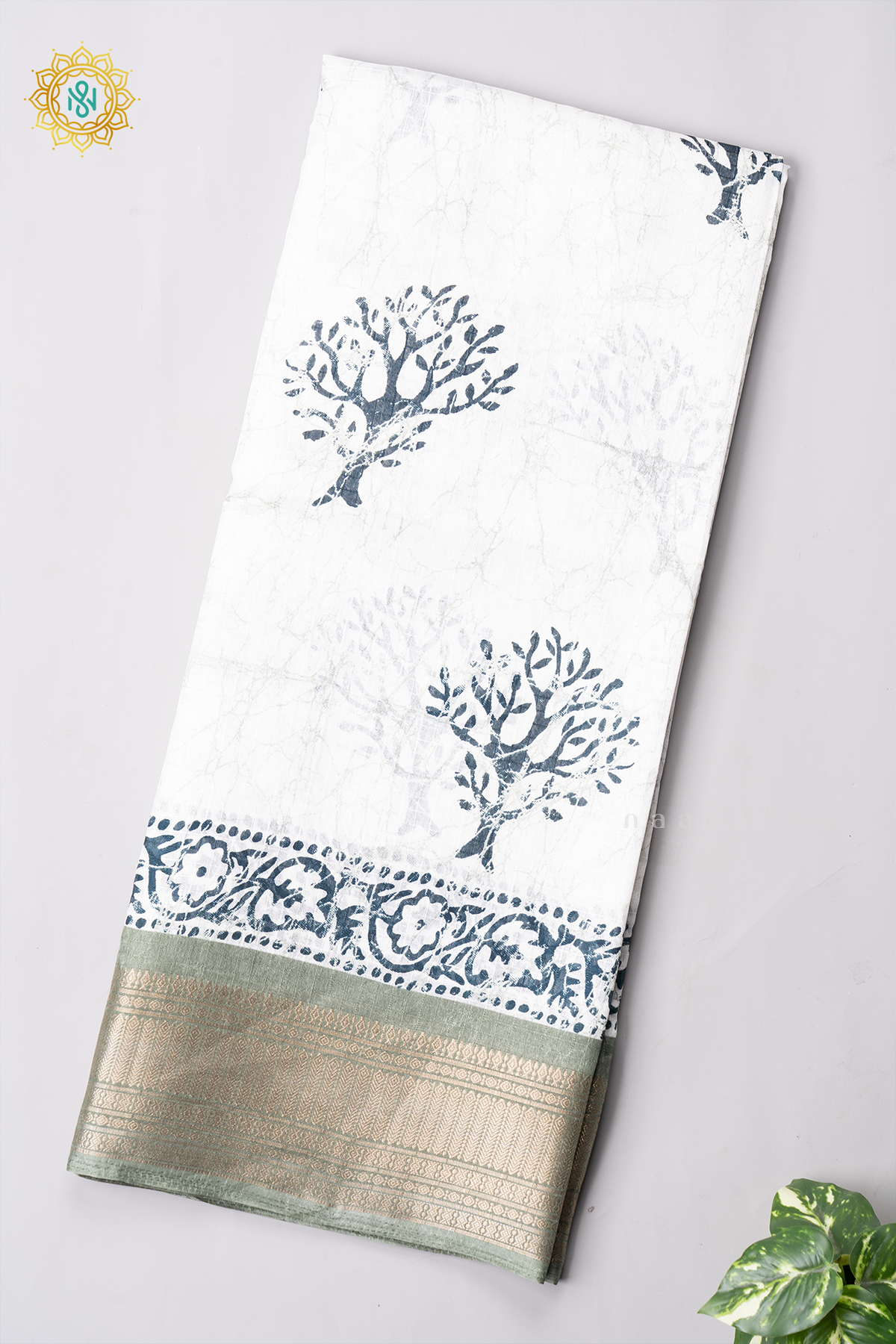 WHITE WITH PISTA GREEN - DOLA SILK
