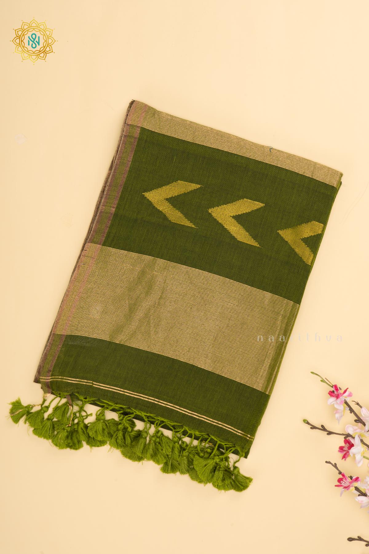 Olive Green  Mul Cotton Saree With Thread Woven Buttas On The Body And Contrast Border