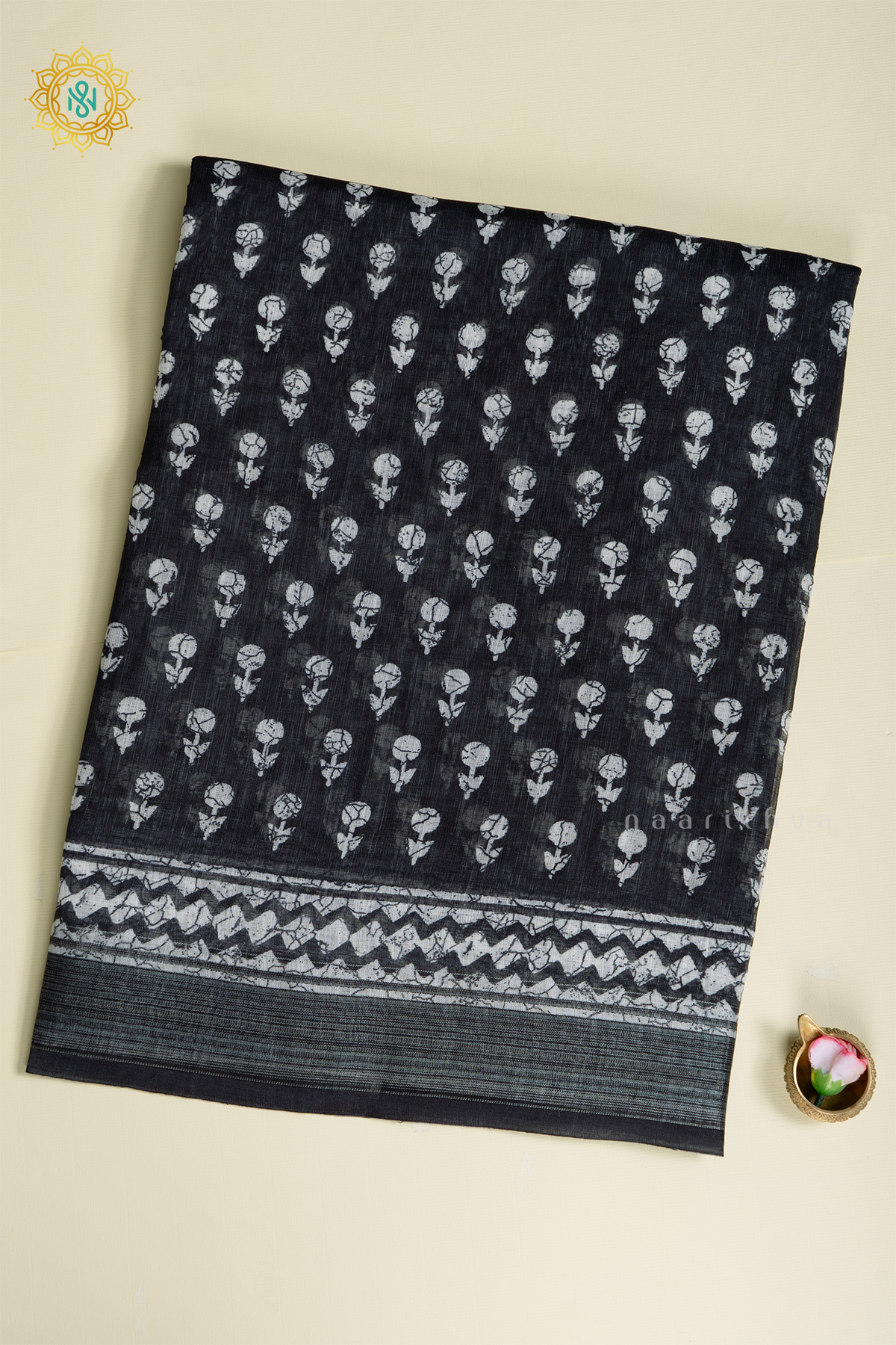 BLACK WITH WHITE - LINEN BY COTTON