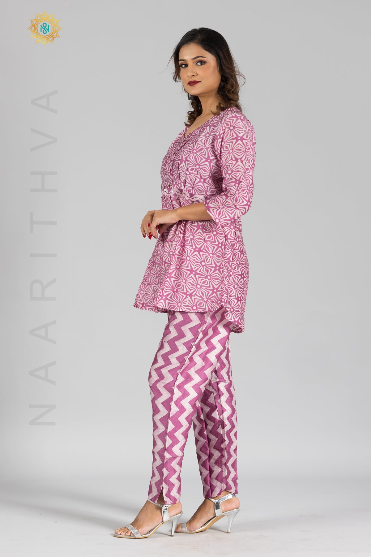LILAC - CO-ORD SET WITH HANDWORK NECKLINE & STRAIGHT CUT PANT
