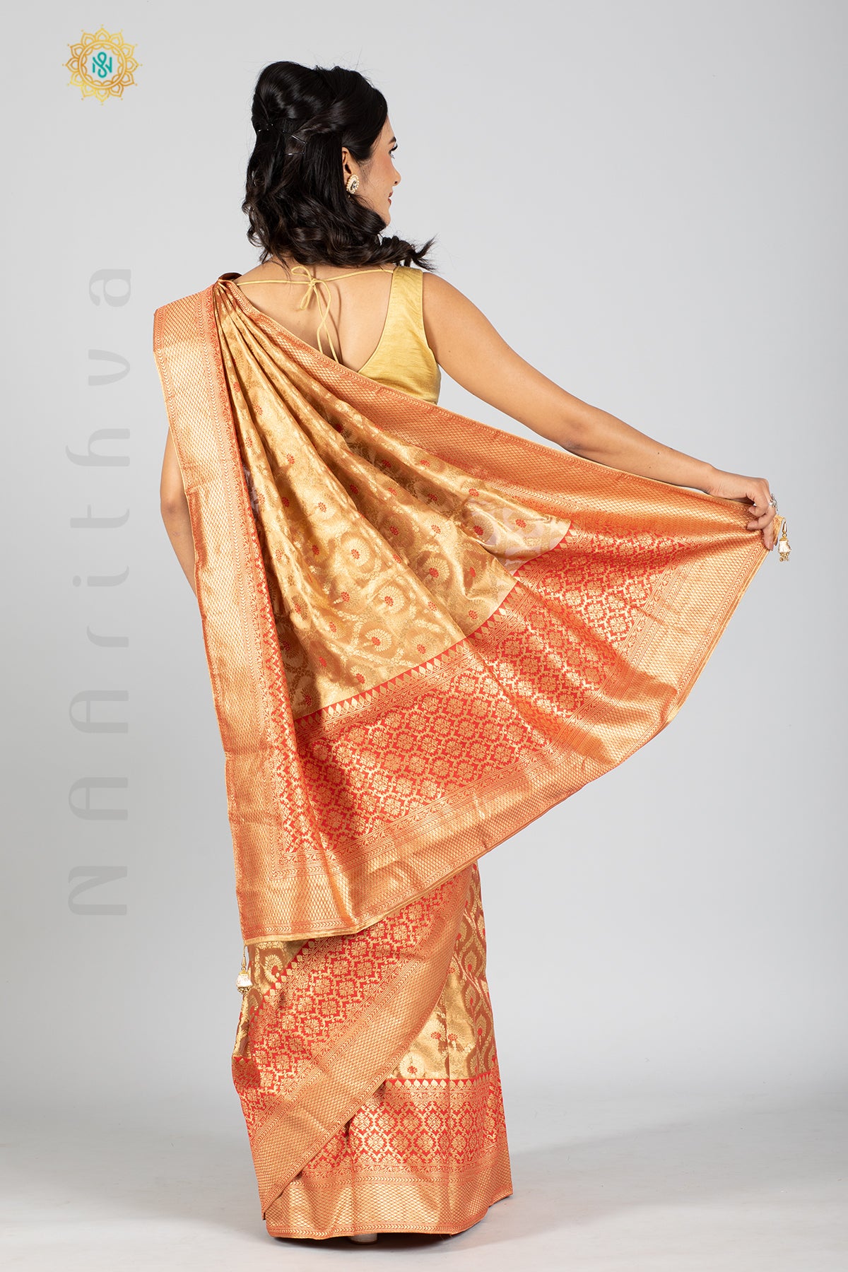 TISSUE SILK IN MEENA BUTTAS ALLOVER THE BODY WITH ZARI WOVEN PALLU & TISSUE BLOUSE