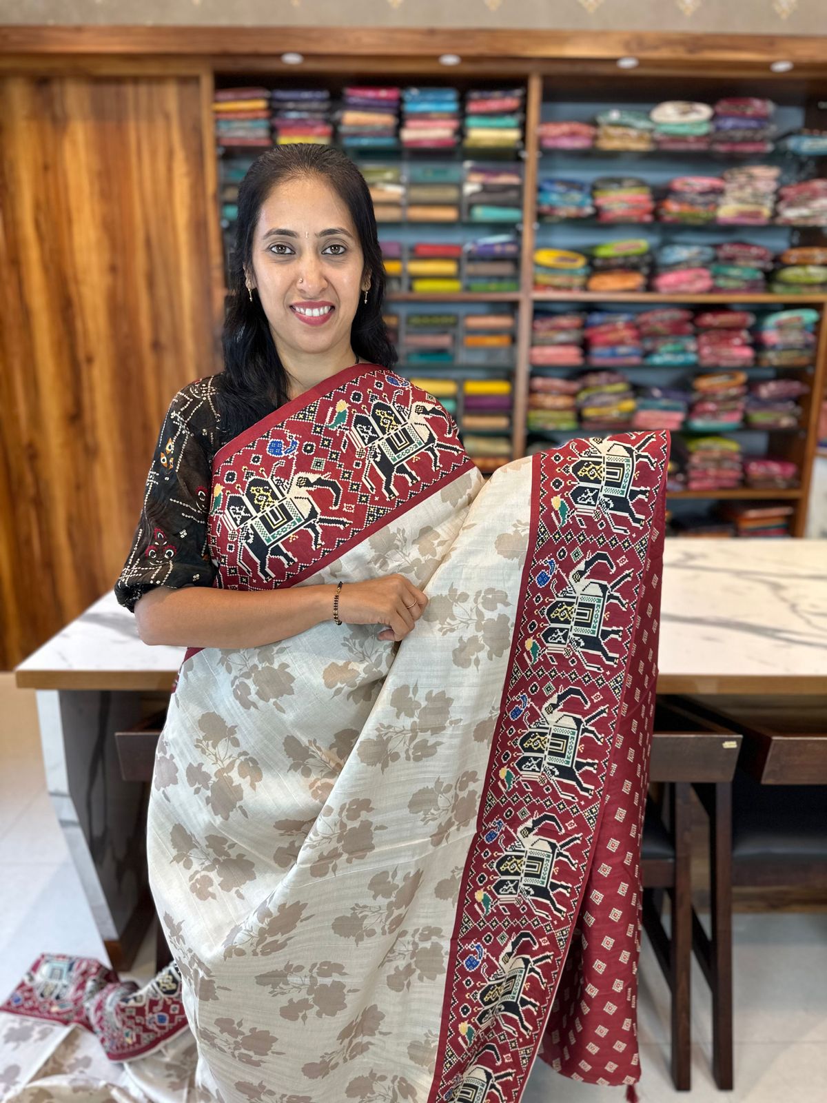 Semi Gicha Tussar Silk Saree (adi80873)