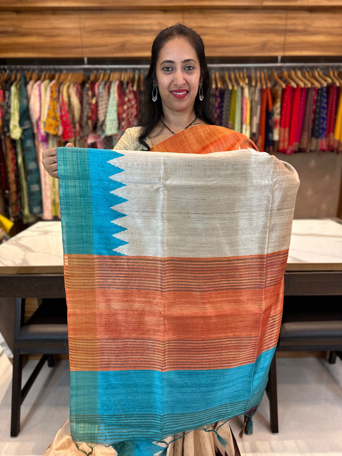 BEIGE WITH ORANGE & BLUE - GANGA JAMUNA PATTERN