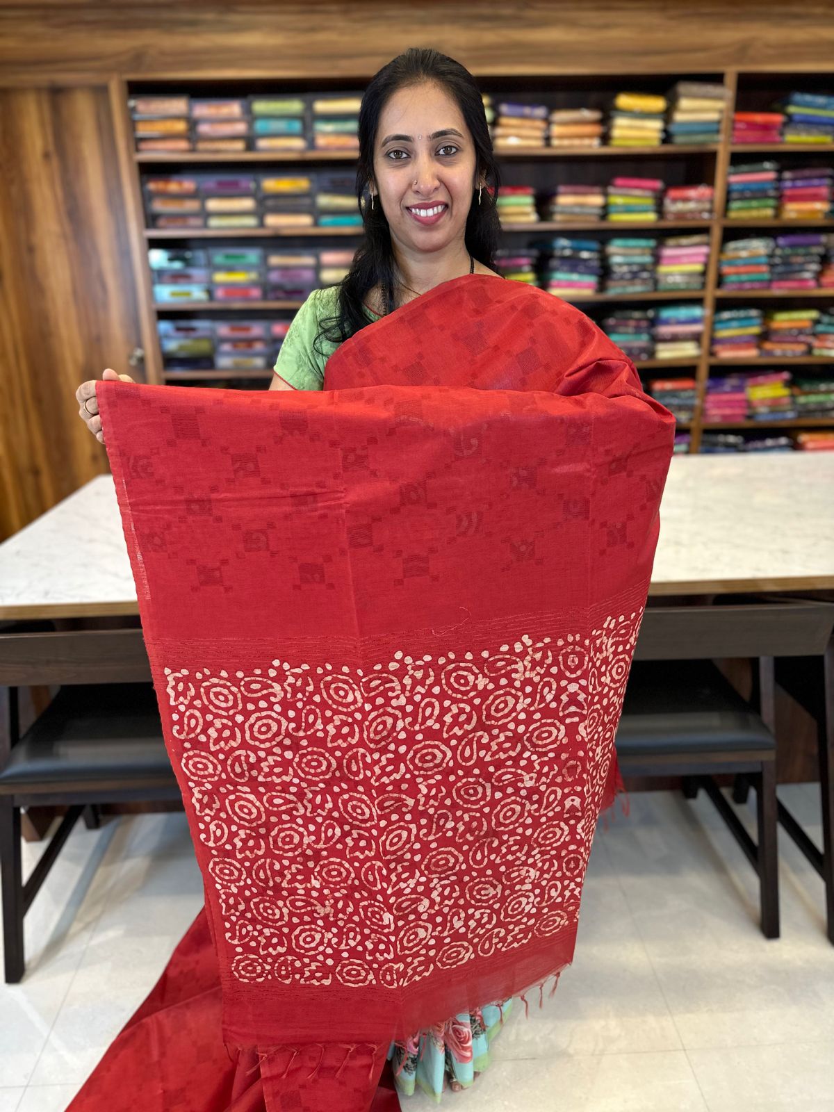 Timeless Elegance: Parrot Green Plain Cotton Slub Saree