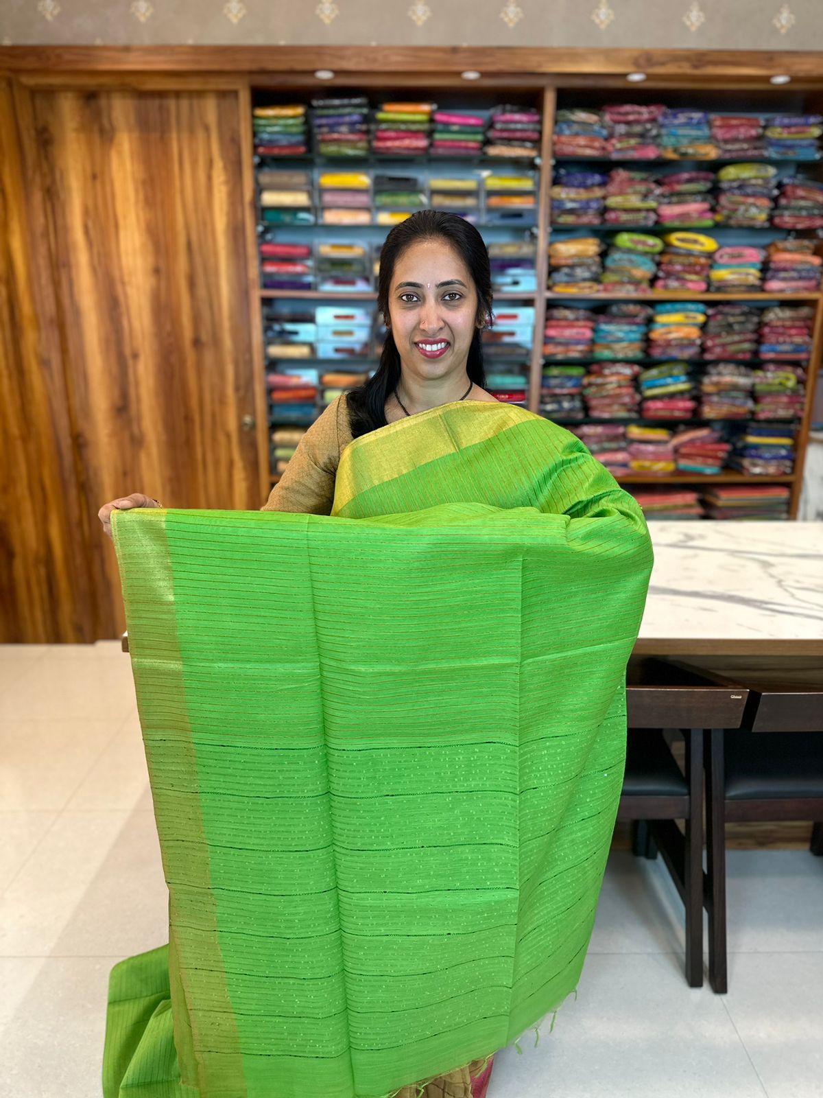 Parrot Green Jamdani Saree – Craftyle